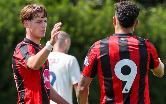 Sahaya çıktıklarına pişman ettiler! Enes Ünal 2 gol attı, tarihi skor geldi
