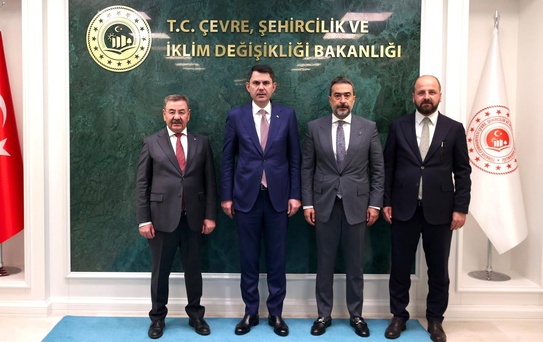 CHP'li belediye başkanı, AK Partili yöneticilerle Bakan Kurum'u ziyaret etti