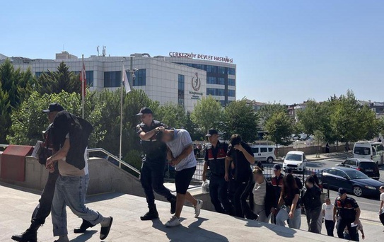 Bomba yasak aşk iddiası! Ormana götürüp kadın kıyafeti giydirerek...