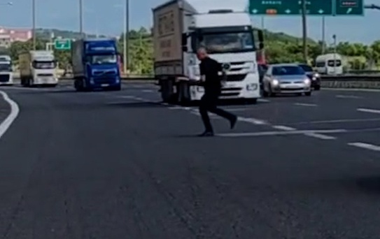 Bolu'da Vatandaş Tehlikeli Engel Kaldırdı