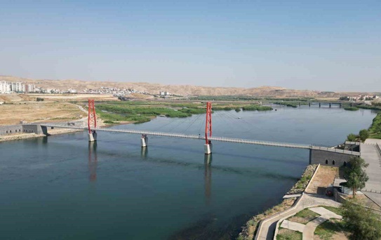 Dalgıçtan Boğulma Uyarısı: Dicle Nehri'nde Riskler