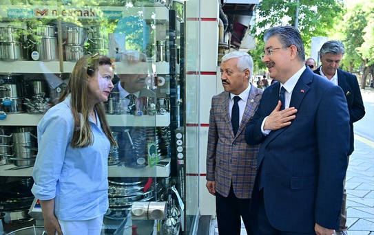 Vali Yılmaz Esnafı Ziyaret Etti