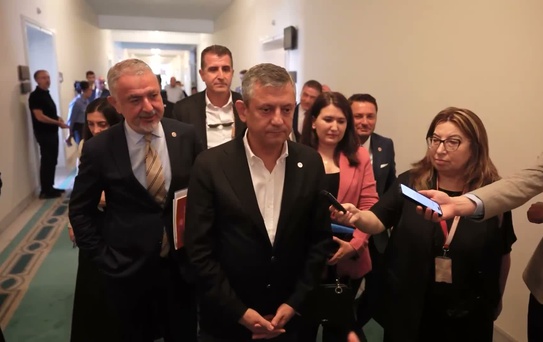 Özgür Özel: Bu meselenin Meclis zemininde çözülmesine yönelik geçmişten beri takındığımız tutumumuzu sürdüreceğiz
