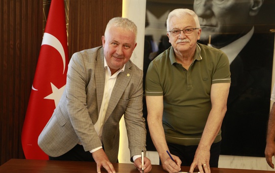 Burhaniye Belediyesi'nde toplu iş sözleşmesi imzalandı