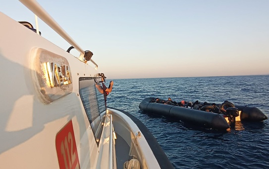 İzmir'de 69 Düzensiz Göçmen Yakalandı