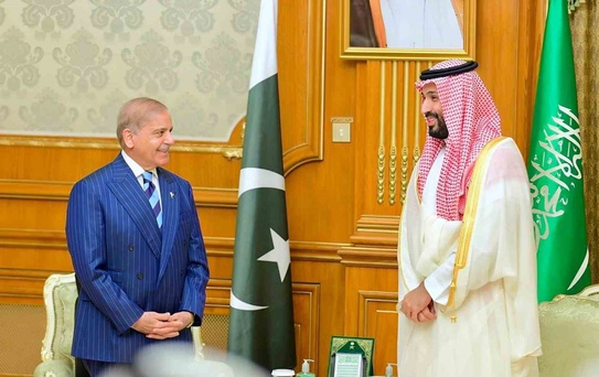 Şehbaz Şerif Suudi Arabistan'da