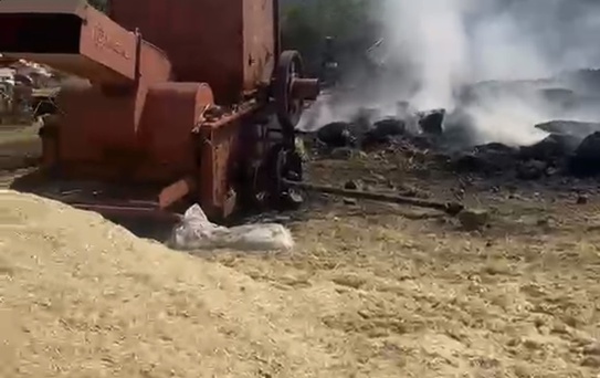 Eskipazar'da Yangın: Traktör ve Patoz Yandı