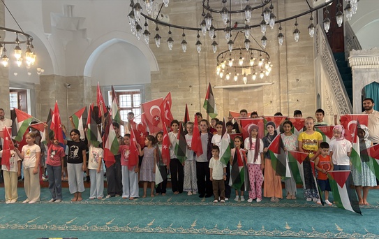 Kur'an Kursu Öğrencilerinden Filistin'e Yardım