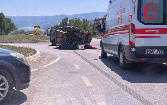 Niksar'da Trafik Kazası: 5 Yaralı