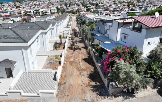 Didim Belediyesi Akbük’te yol yapım çalışmalarını genişletiyor