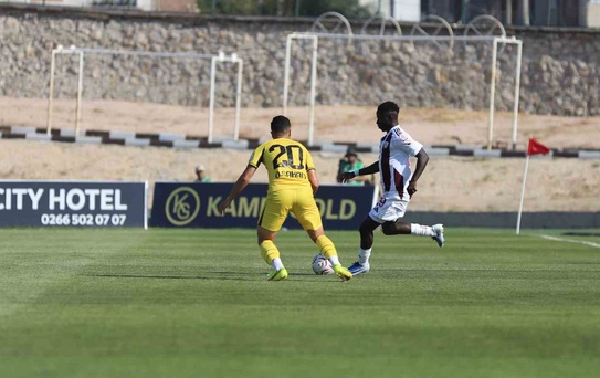 Bandırmaspor, İstanbulspor'u 3-0 Mağlup Etti