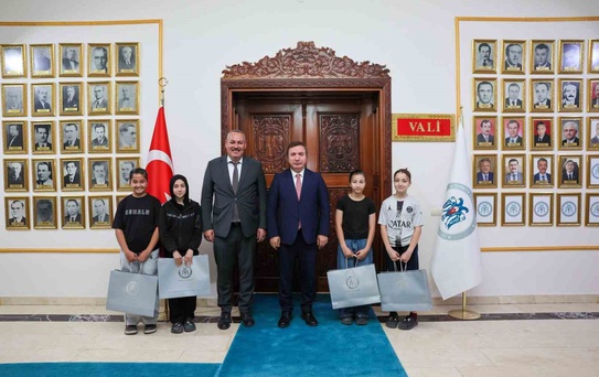Vali Aydoğdu'dan Karate Sporcularına Destek