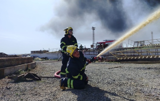 Bakü'de Petrol Tankında Yangın Kontrol Altına Alındı