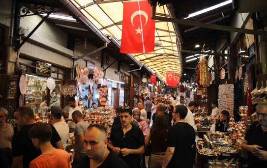 Bakırcılar Çarşısı'nda Sıcağa Rağmen Yoğunluk