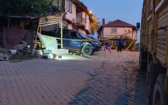 Telefonda başlayan tartışma kanlı bitti: 2 genç kurşunların hedefi oldu