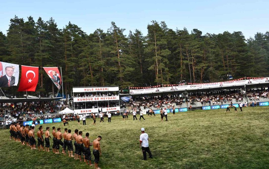 Vezirköprü’de Geleneksel Kunduz Yağlı Güreşleri gerçekleştirildi