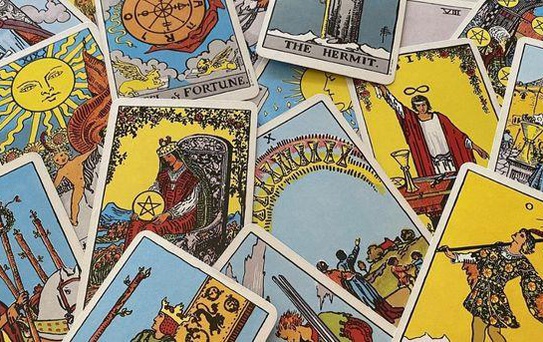 10 Ağustos günlük tarot falı: 10 Ağustos Pazartesi günü seni neler bekliyor? Günlük tarot kart açılımı!