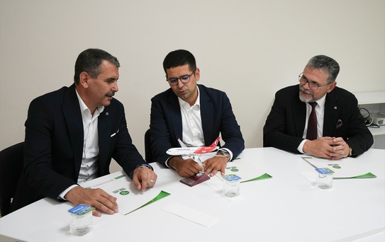 Dağlıoğlu İzmir'de Elektrikli Araç ve Süt Tesislerini Ziyaret Etti