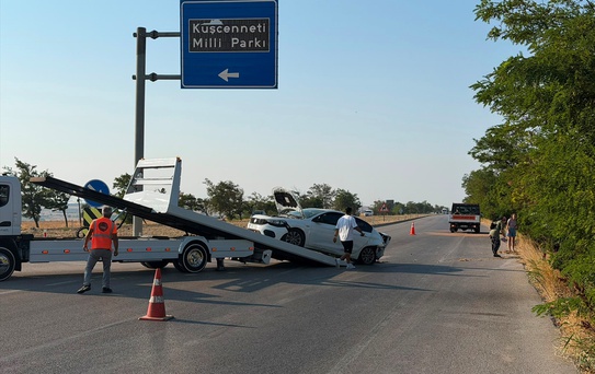 CHP'li Bandırma Belediye Başkanı Mirza'nın makam aracı kazaya karıştı: 3 yaralı