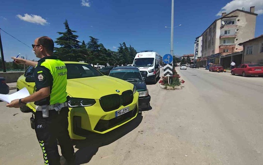 Yalvaç'ta Trafik Kazası: 2 Yaralı