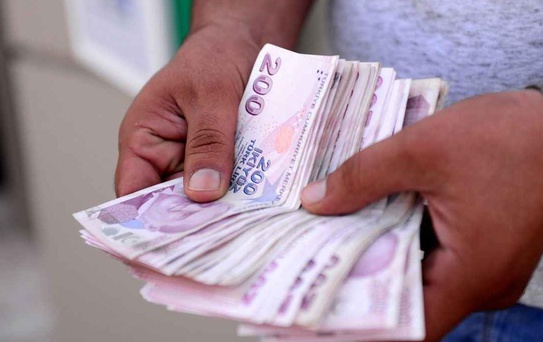 Sürücüler güne zamla başladı! Benzinin litresi bazı illerde 72 lirayı aştı