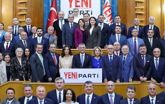 YENİ Partili vekillerden Özgür Özel'e destek bildirisi: Sımsıkı ve kol kola arkasındayız