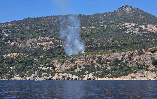 Kaş'ta Yangın Kontrol Altına Alındı