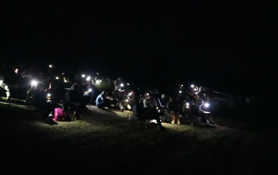 Binlerce kişi Perseid meteor yağmurunu izlemek için akın etti! Trafik kilitlendi, kilometrelerce yürüdüler