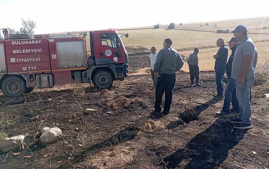 Ocaklıktan çıkan kıvılcımlar otluk alanda yangına neden oldu