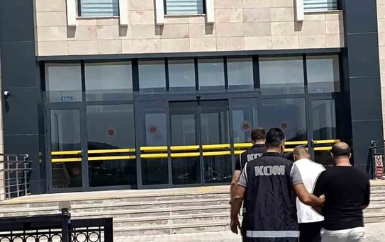 Muğla'da kaçak sigara operasyonu: 2 tutuklama