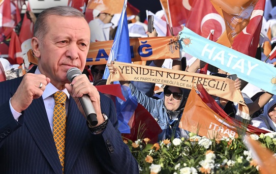 AK Parti 25. yılını kutluyor! Cumhurbaşkanı Erdoğan ve eşi Emine Erdoğan alana böyle geldi
