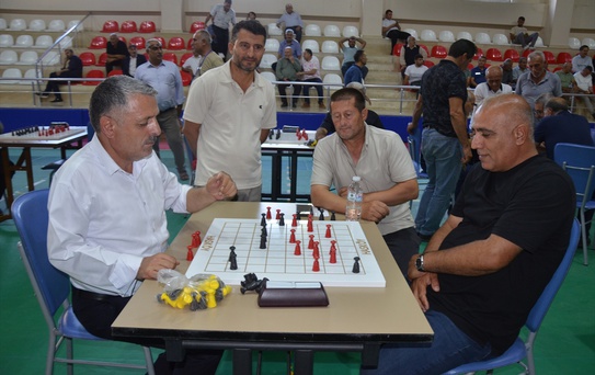 Muş'ta 1. Uluslararası Dama Turnuvası Başladı