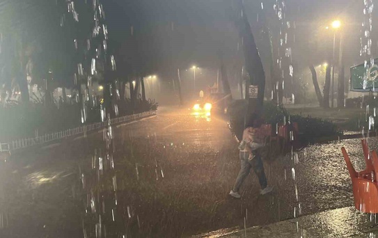 Antalya'da Bir Günde İki Mevsim