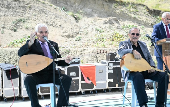 Aşık Sümmani Anıldı