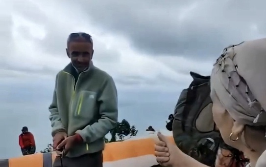 Artvin'de Yamaç Paraşütü Yarışması Renkli Anlara Sahne Oldu