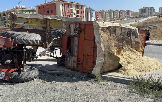 Kütahya'da Traktör Devrildi: Sürücü Yaralandı