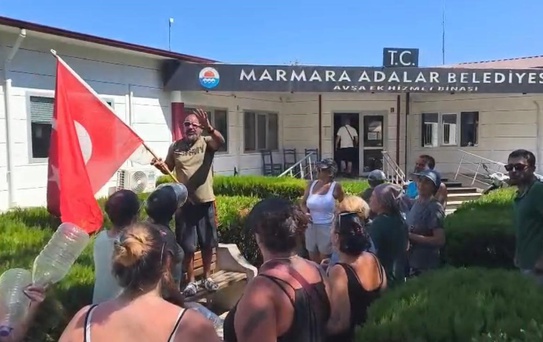 Avşa’da su protestosu: 'Konser değil, su istiyoruz'