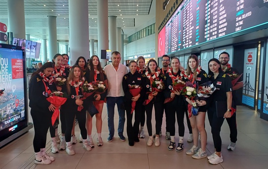 U17 Kız Voleybol Takımı Gümüşle Döndü