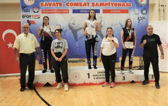 Elif Kaya Altın Madalya Kazandı