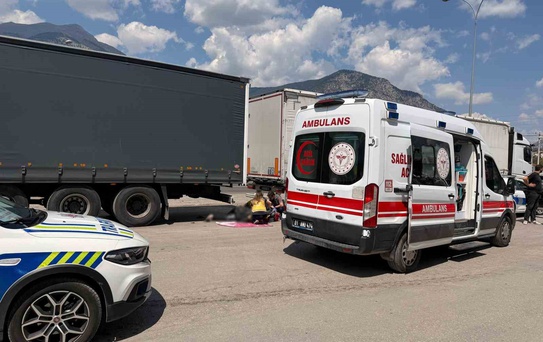 TIR tamiri faciayla bitti! Yaşlı adam feci şekilde can verdi