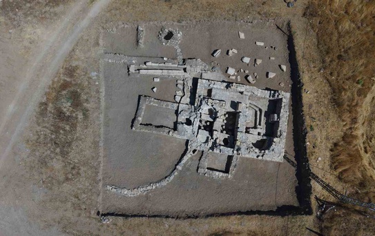Elazığ'da Roma villası ve çocuk mezarı bulundu