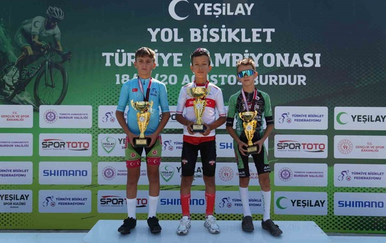 Akhisar'ın Bisiklet Başarısı: İki Türkiye Şampiyonu
