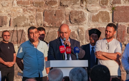 Kadifekale'de Terörsüz Türkiye'ye dev bayrak