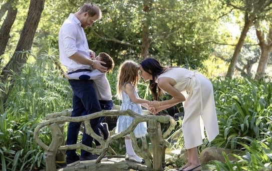 Prens Harry ve Meghan İngiltere'ye Dönüyor
