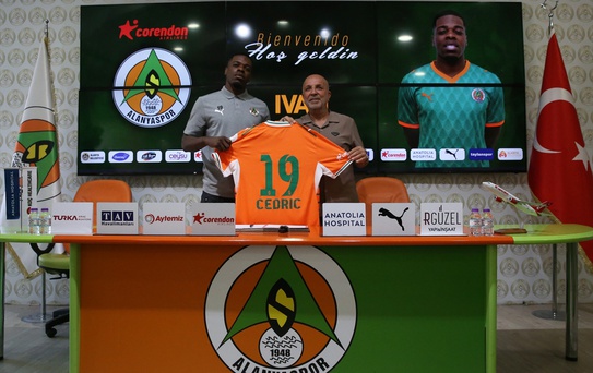 Alanyaspor Ivan Cedric ile Anlaştı