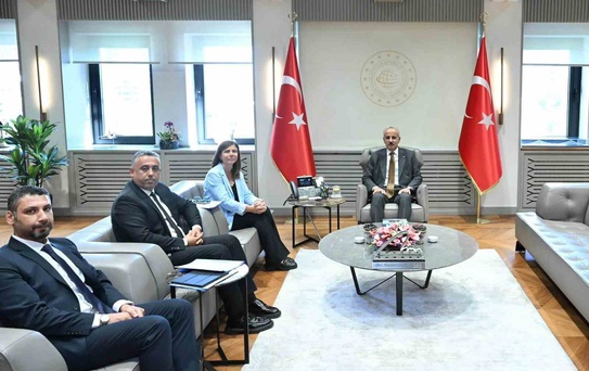 Başkan Bucak, Ulaştırma Bakanı Uraloğlu ile tramvay projesini değerlendirdi