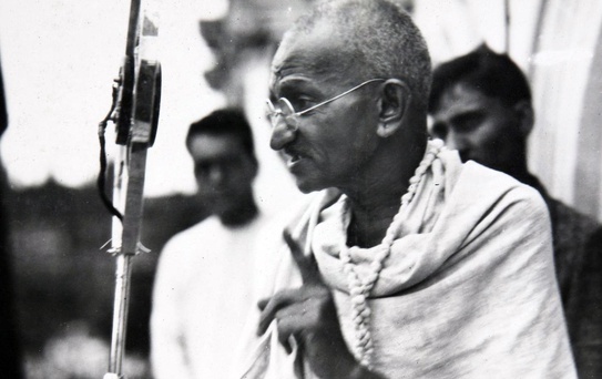 Gandhi'nin el yazısı notları 1,7 milyon dolara satıldı