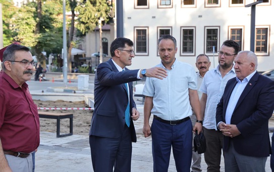 Kütahya Belediyesi, Ulu Cami ve çevresinde düzenleme çalışmalarını sürdürüyor