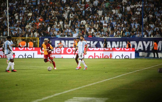 Galatasaray Erzurumspor'u Maçın İlk Yarısında 3-0 Geçti