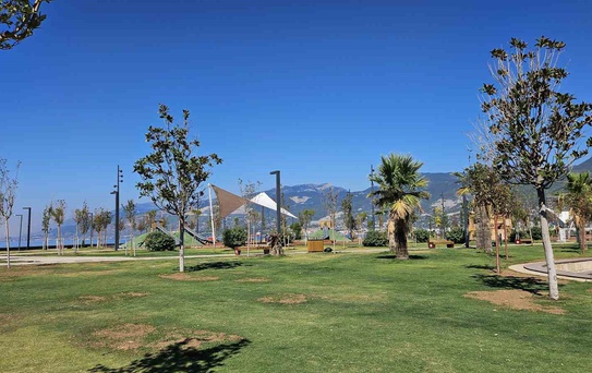 İskenderun'da Aşırı Sıcaklar Vatandaşları Sahile Yönlendirdi